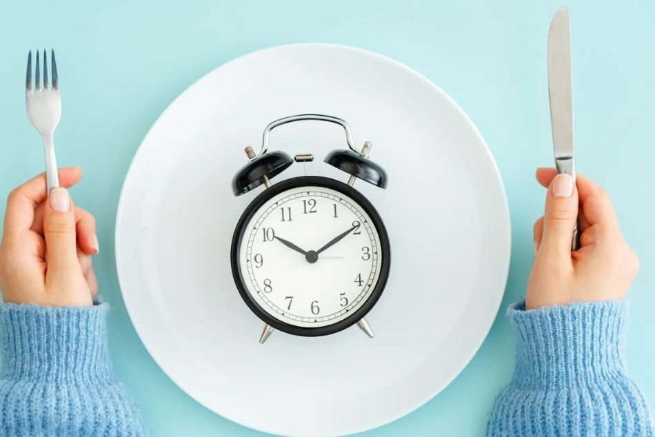Intermittent Fasting for Women: Does It Work and How to Get the Most From It?